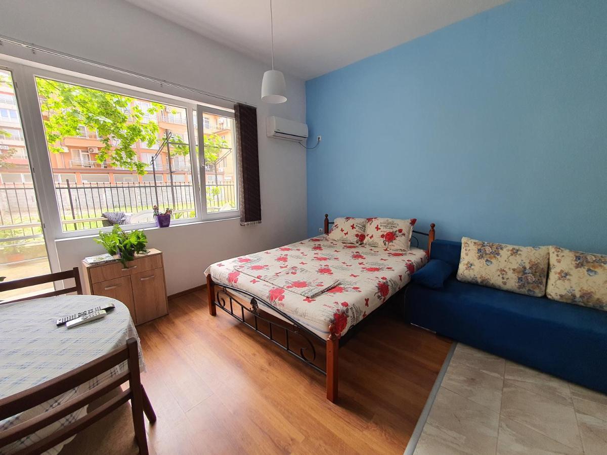 Flowers Studio Pomorie Exterior photo